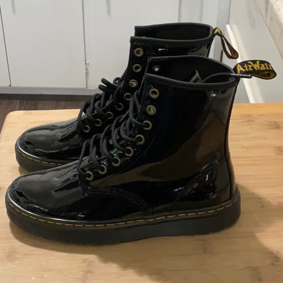 NWOT Dr. Martens airwair patent leather boots, size 7L 6M color black - Picture 2 of 7